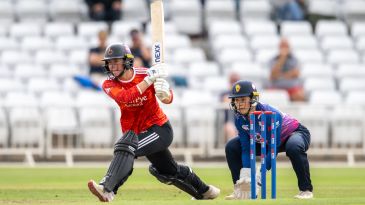 Kathryn Bryce, Georgia Elwiss hundreds keep Blaze firing