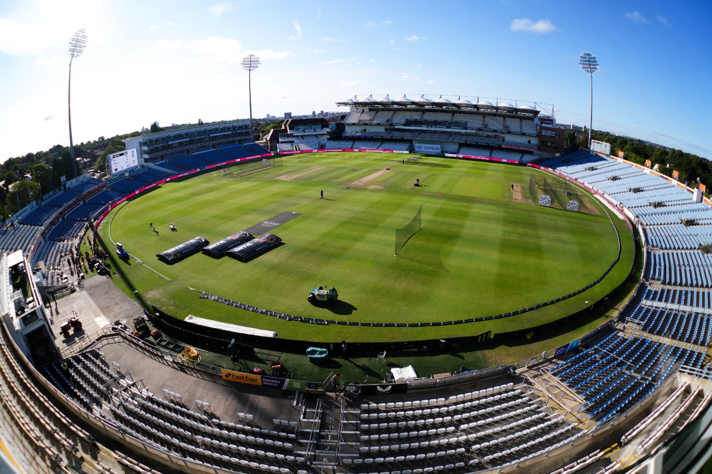 Clear skies over Headingley ahead of the third day's play