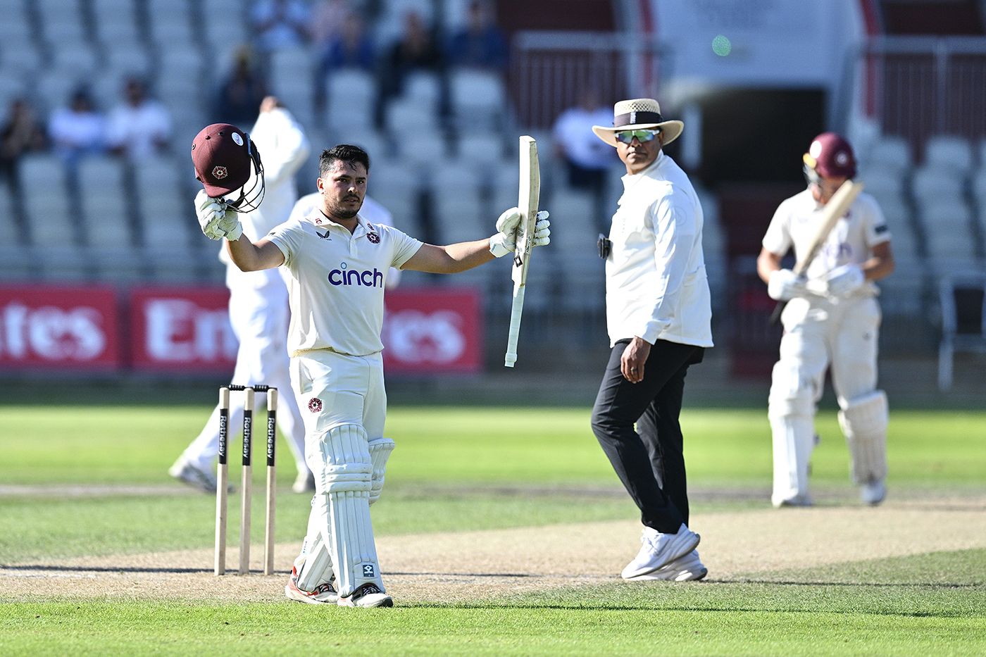 Ricardo Vasconcelos celebrates his hundred