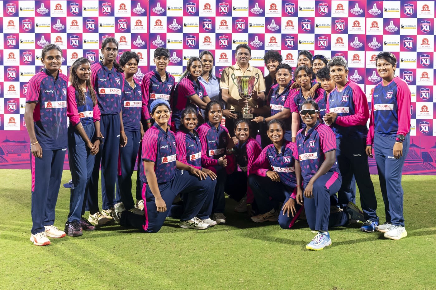 TNCA president TJ Srinivasaraj and coach Aarti Sankaran with the team that won the women's T20 game