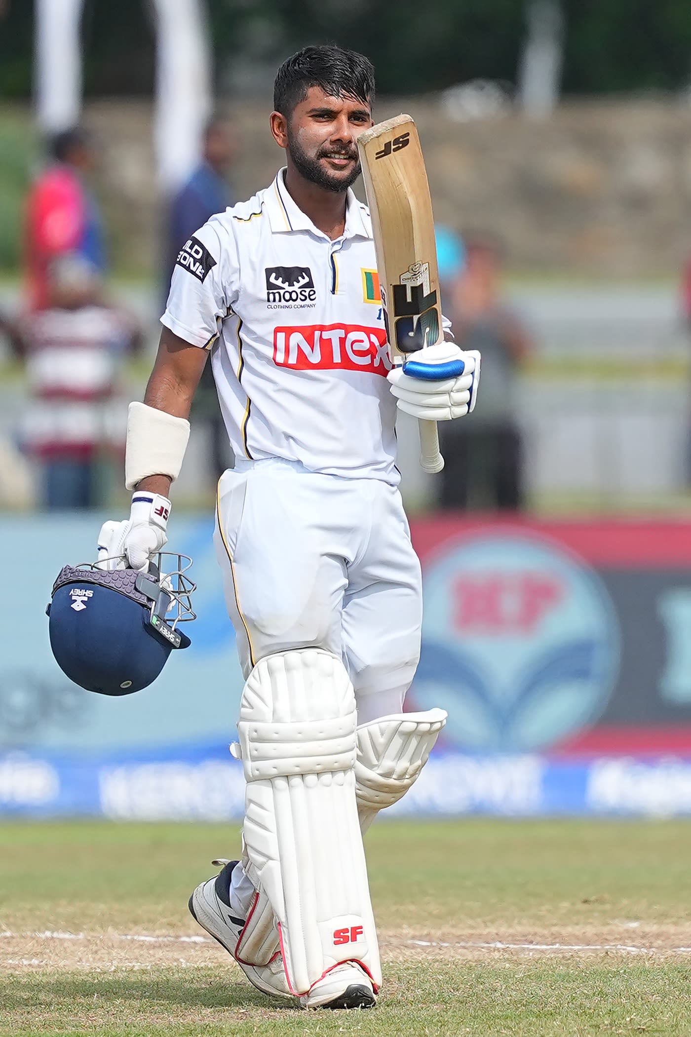 Sonal Dinusha brought up his third century of the series