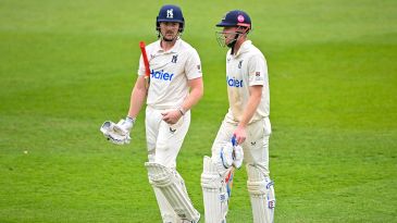 Mousley, Yates deepen Hampshire's woes after Kuggeleijn U-turn