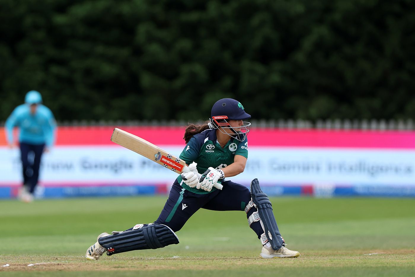 Amy Hunter gets low to sweep