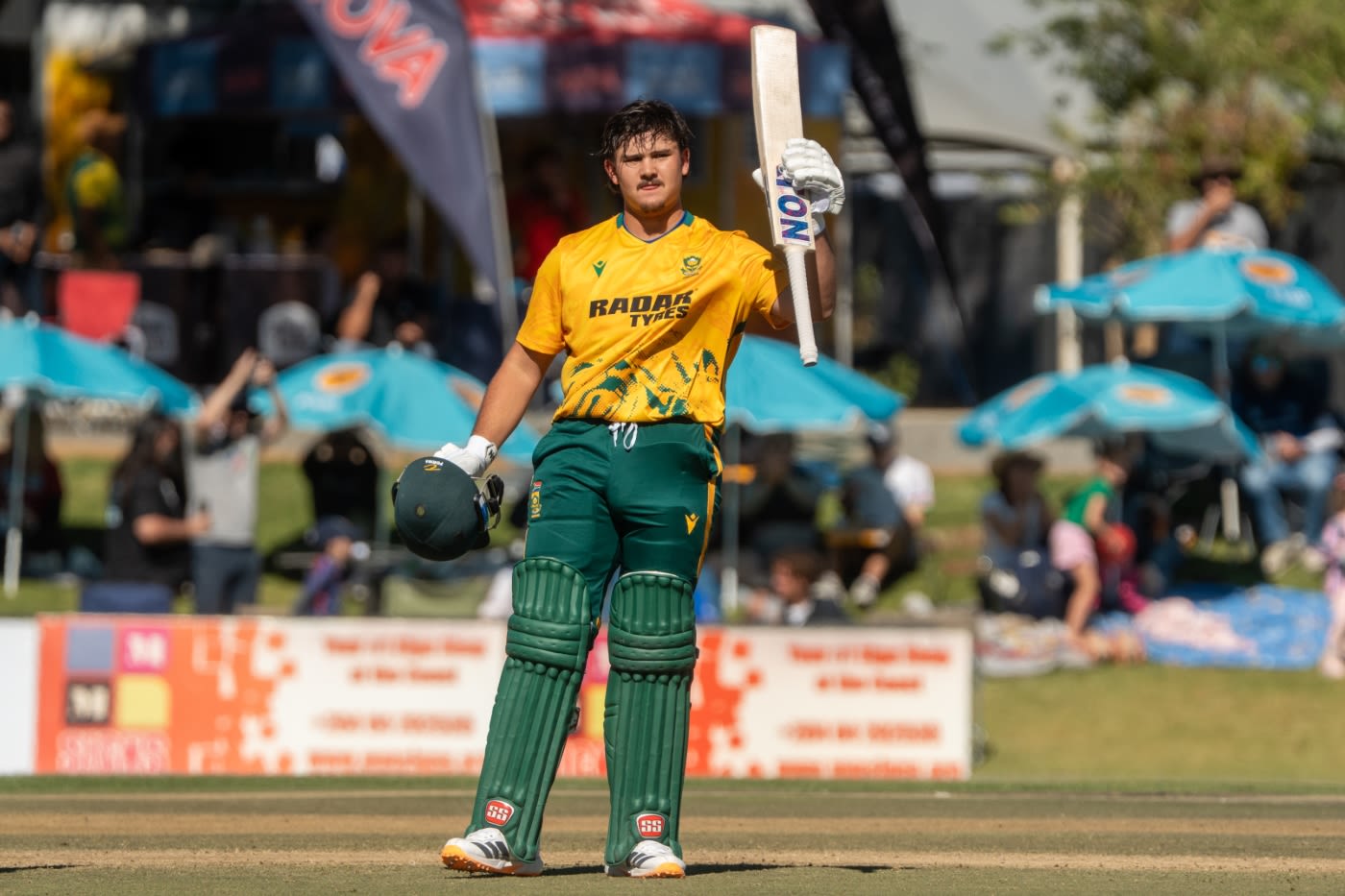 Lhuan-dre Pretorius brings up his hundred