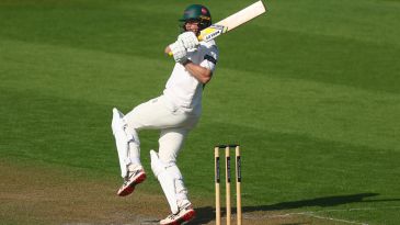 Last-wicket Leicestershire stand hits Notts' title ambitions