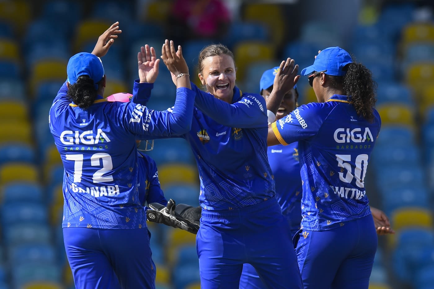 Suzie Bates picked up a couple of wickets