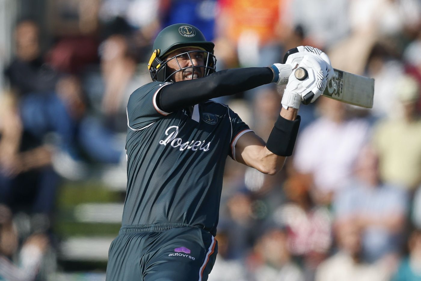 David Wiese's 16-ball 43* took Rotterdam Dockers past 170