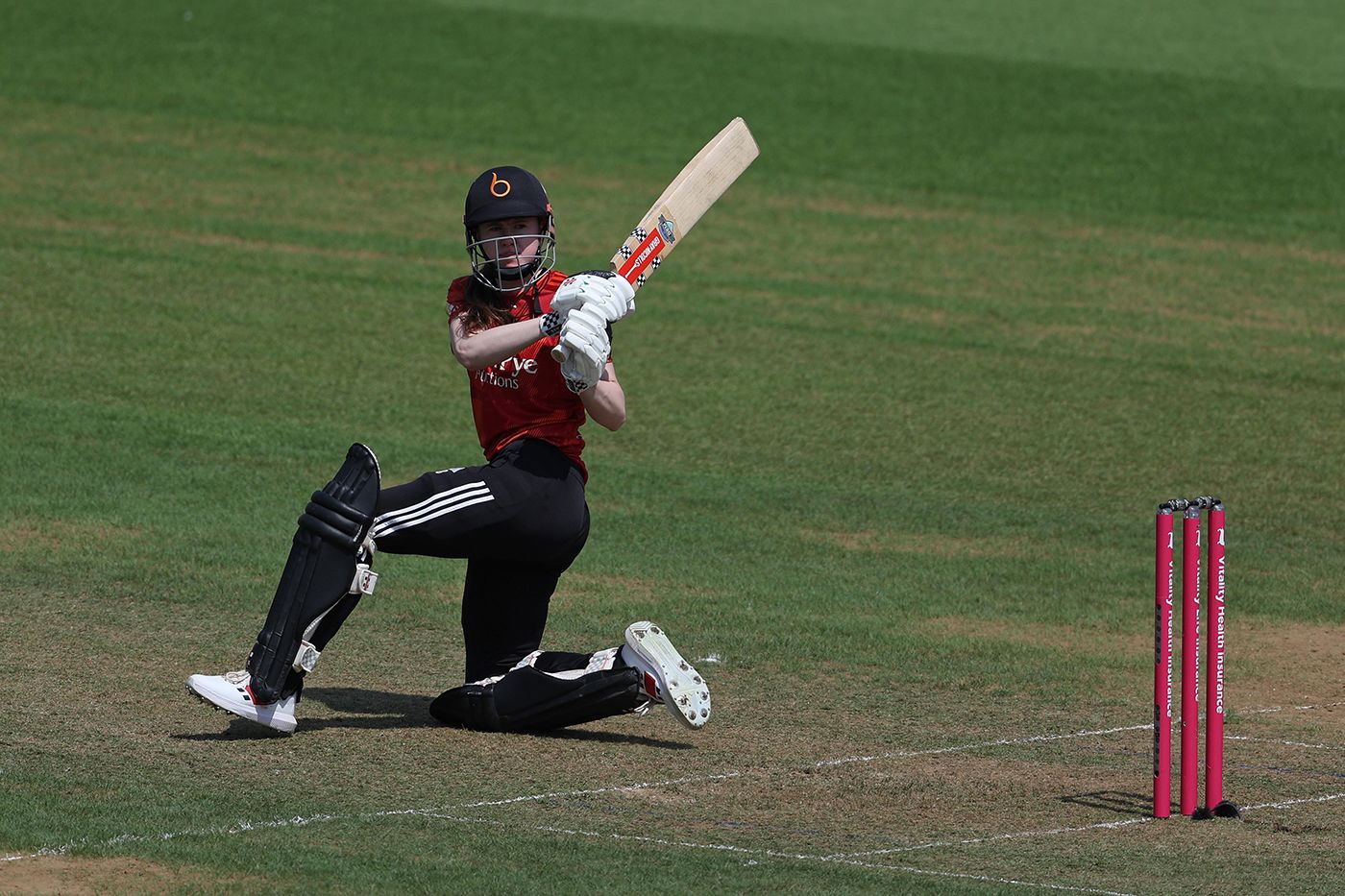Sarah Bryce swings behind square