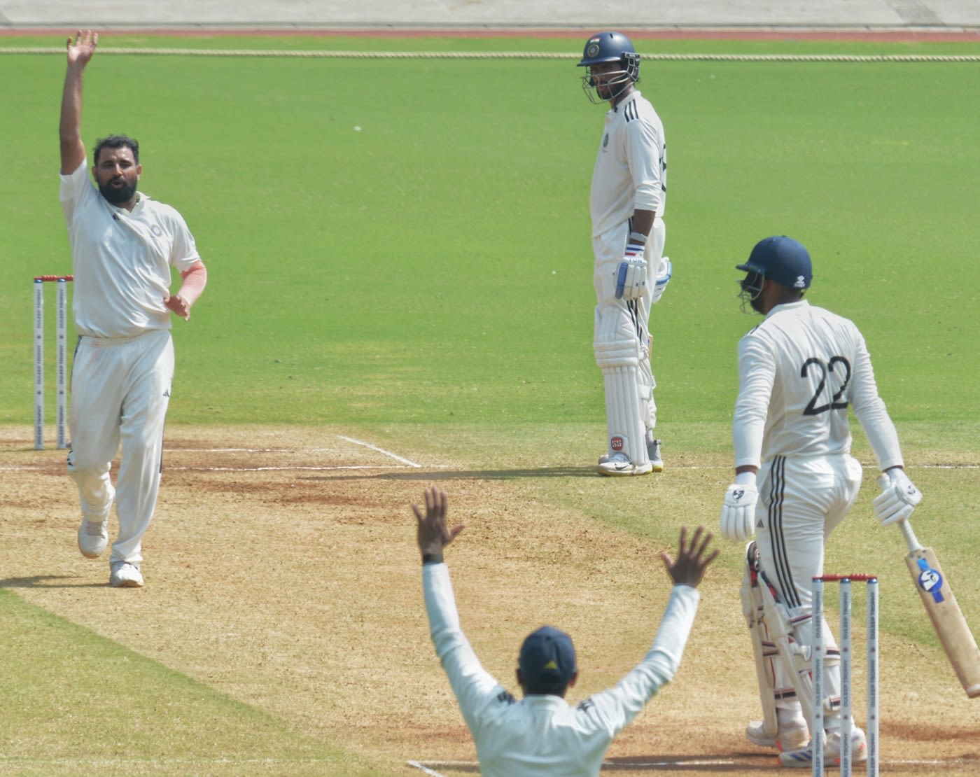 Mohammed Shami nicked off R Smaran
