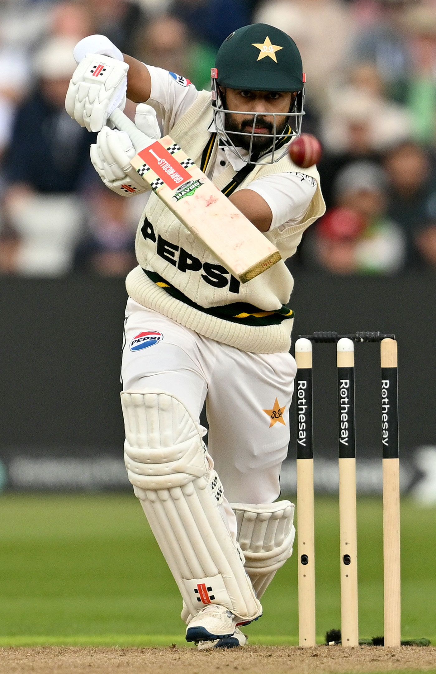 Saud Shakeel again stood alone for Pakistan