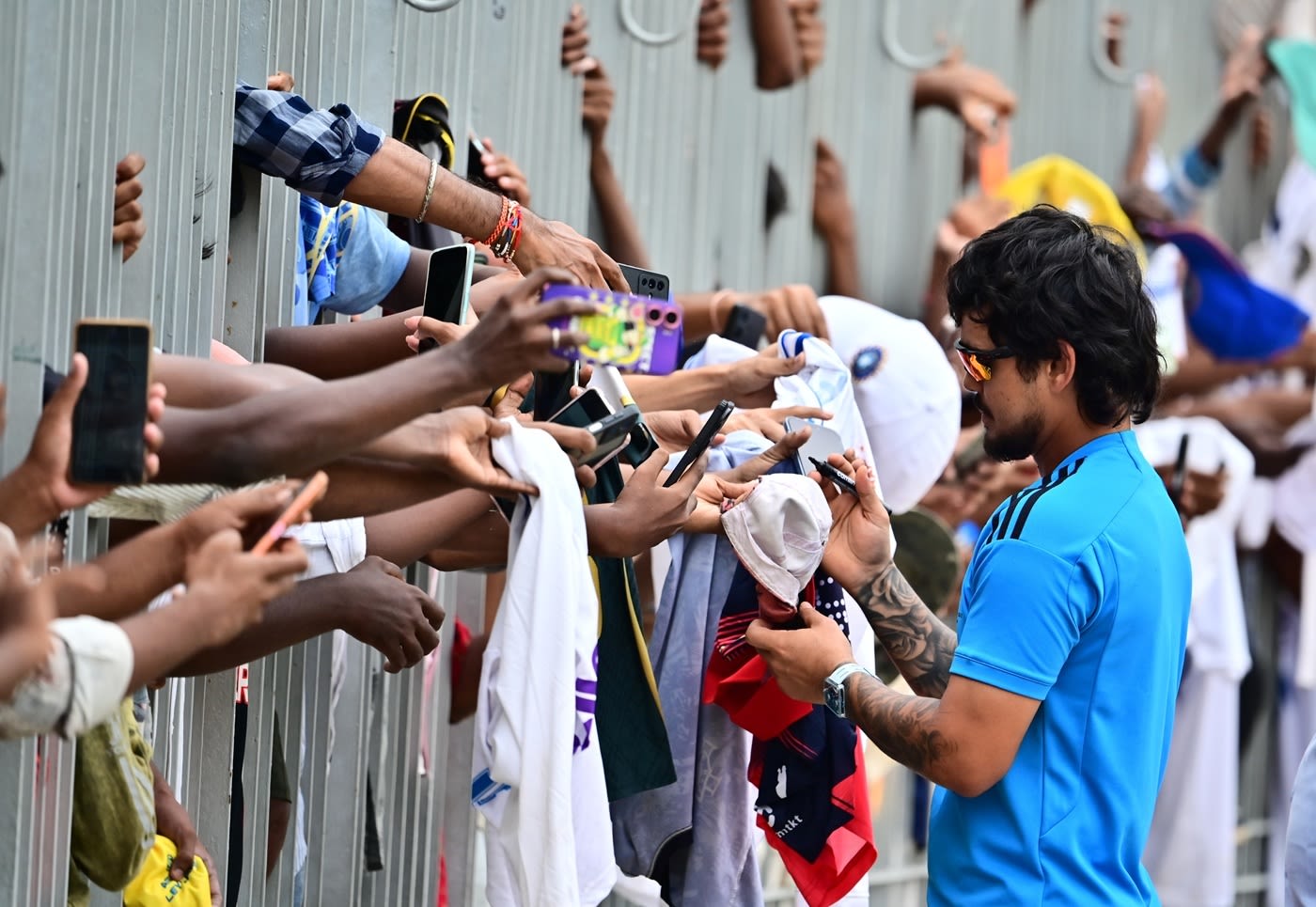 Ishan Kishan signed autographs for fans on day five