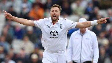 Is Ollie Robinson's 21 wickets at an average of 8.76 against Pakistan the best bowling in a Test series?