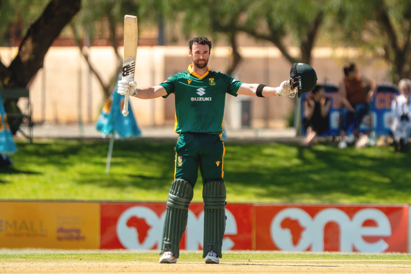 Connor Esterhuizen brings up his maiden ODI hundred