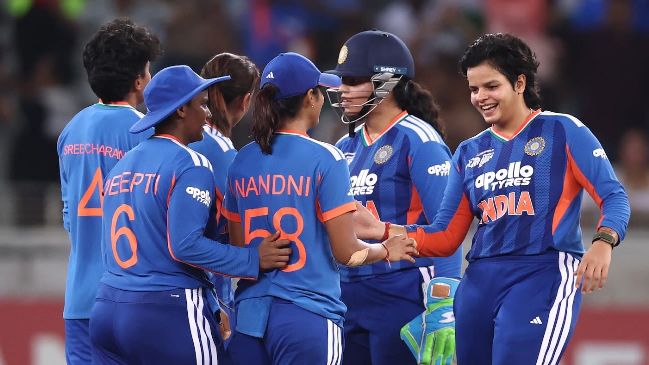Muzumdar sees 'scope for improvement' after India drop five catches
