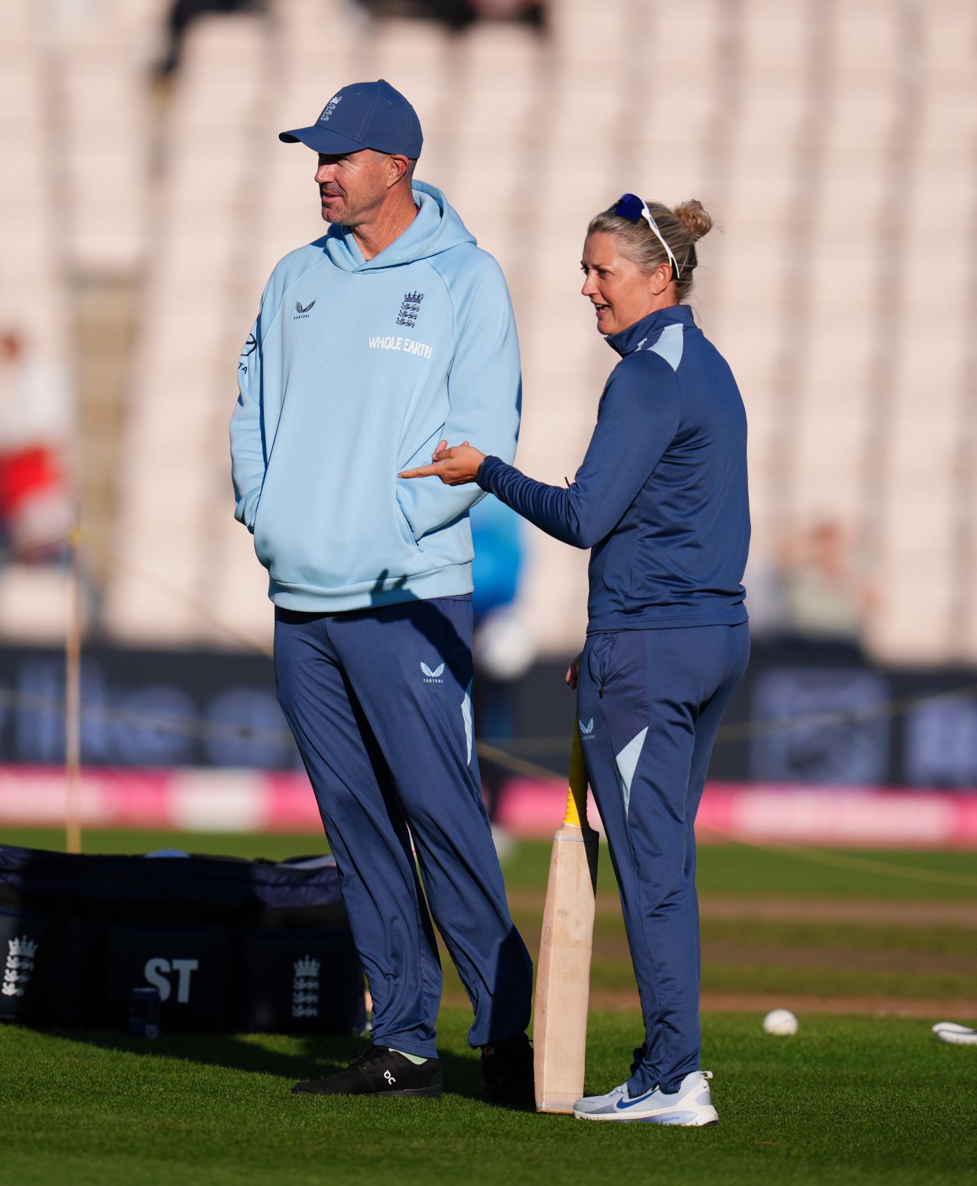 Kevin Pietersen and Sarah Taylor chat ahead of the first T20I