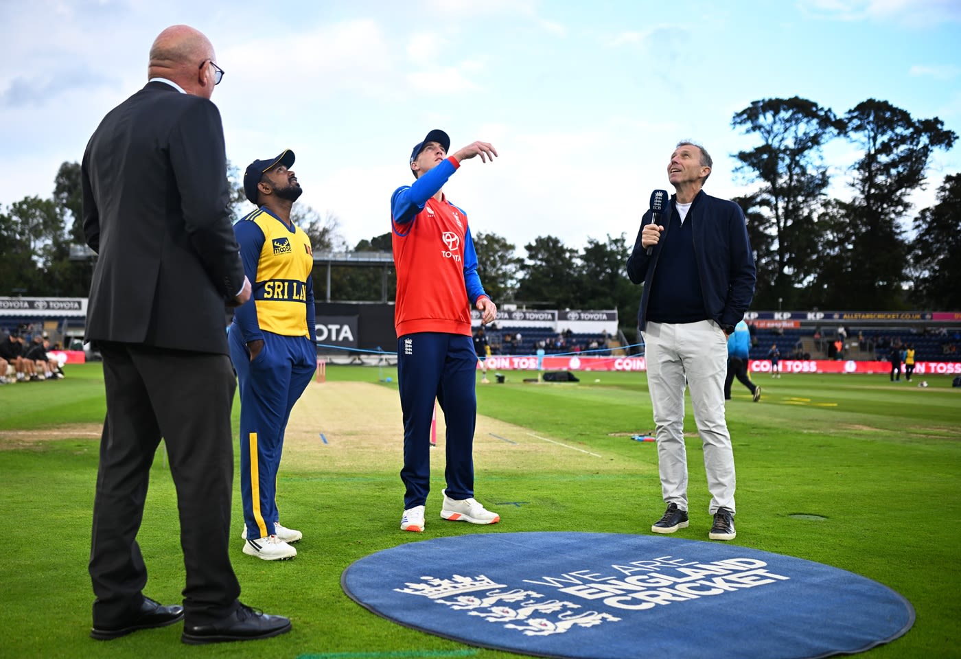 Harry Brook tosses the coin