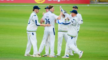 Somerset bend to Cliff, Coad's will to leave title dream on the brink