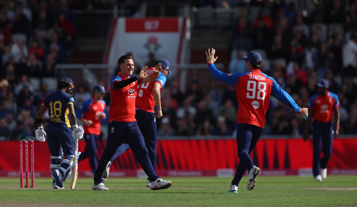 Sonny Baker removed Lahiru Udara in his second over