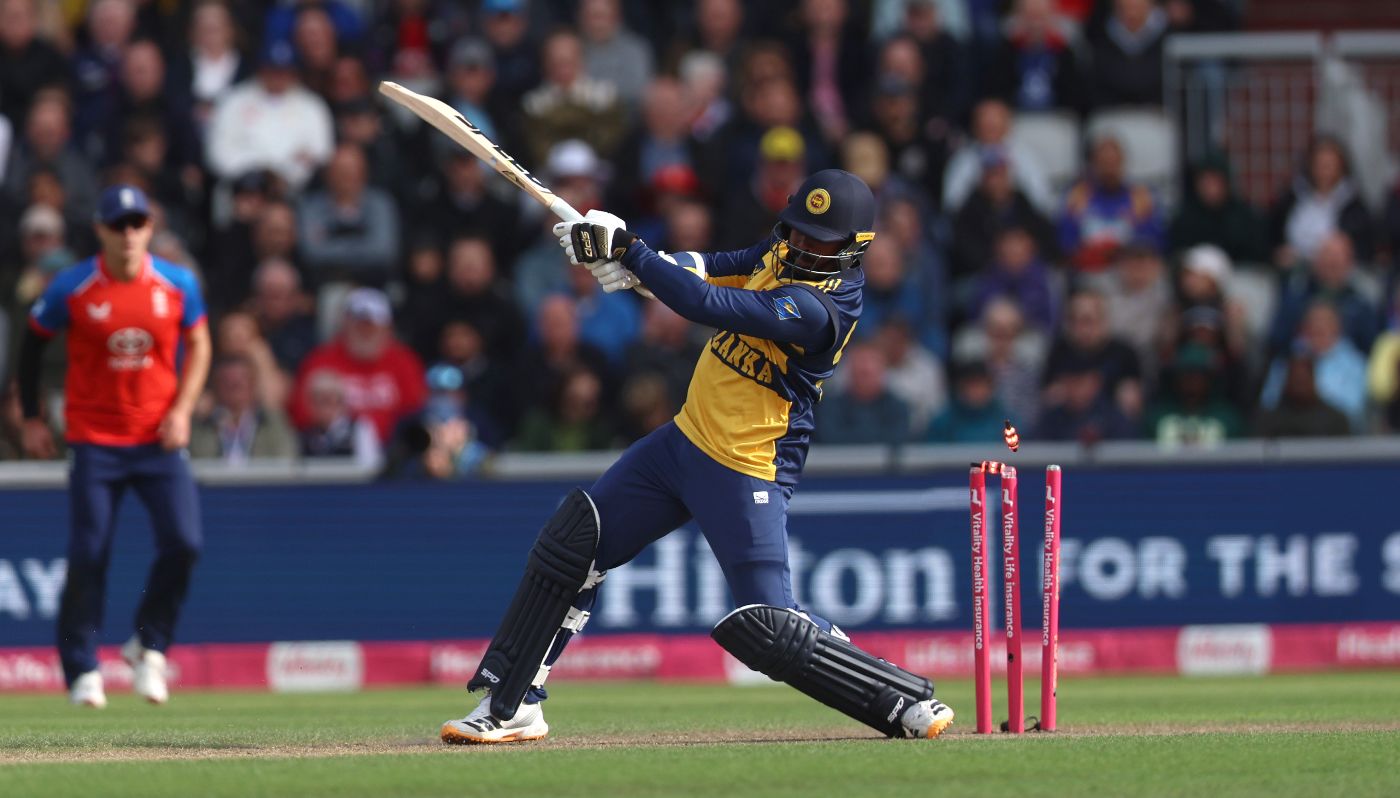 Tharindu Ratnayake fell slogging as Sri Lanka's innings imploded