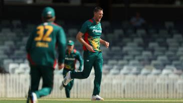Webster, Meredith run riot as Tasmania rout Western Australia