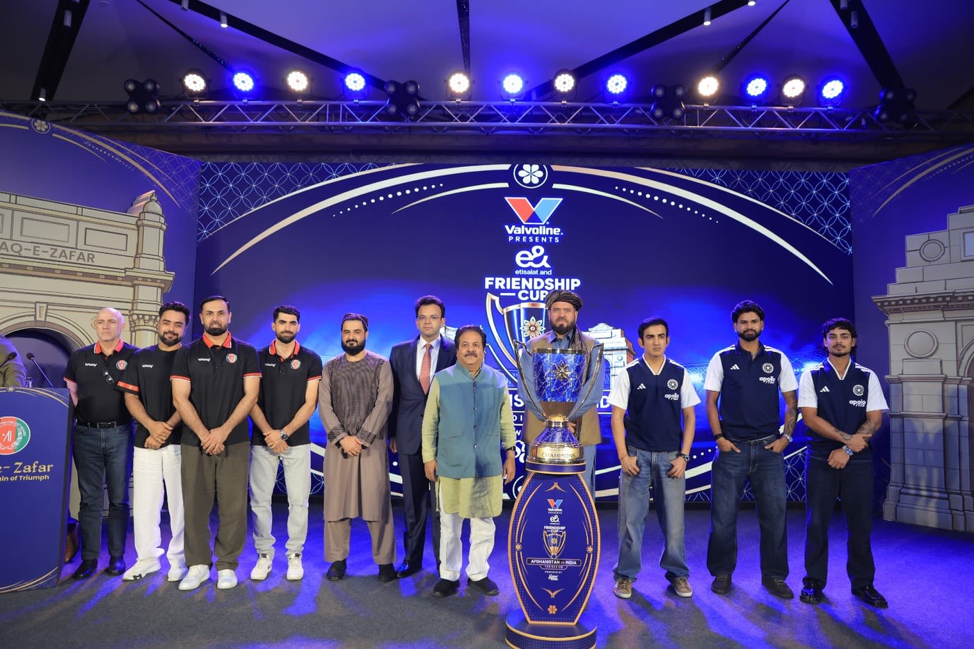 ACB CEO Naseeb Khan, ACB Chairman Mirwais Ashraf, DDCA President Rohan Jaitley, and BCCI Vice-President Rajiv Shukla pose with India and Afghanistan players