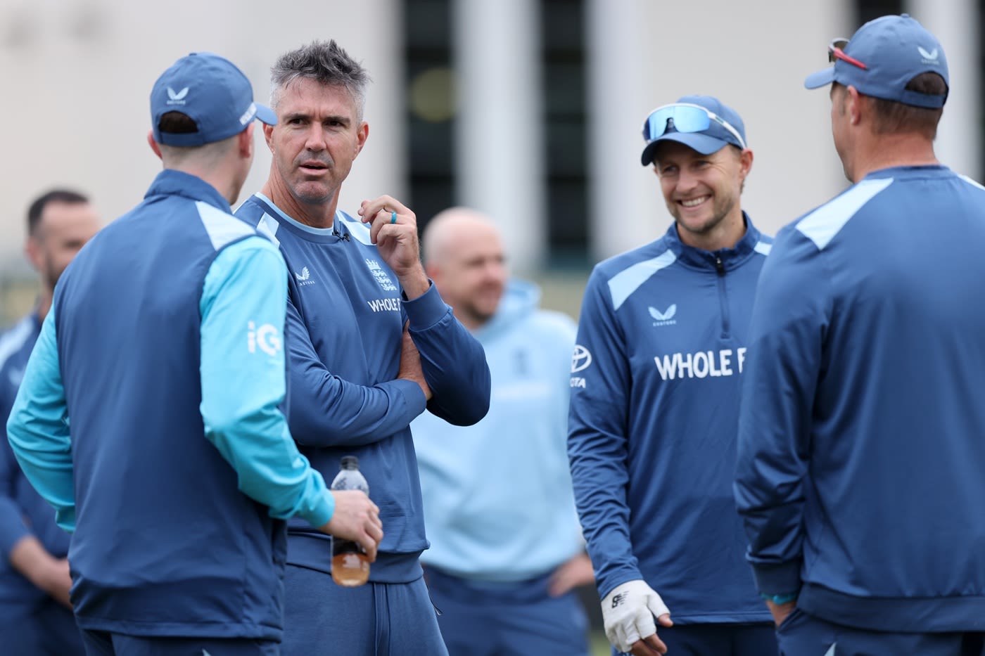 Kevin Pietersen chats with Harry Brook, Joe Root and Marcus Trescothick