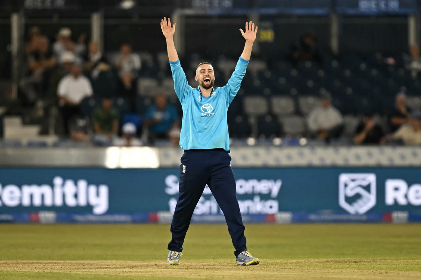 Will Jacks sealed the result and a five-for