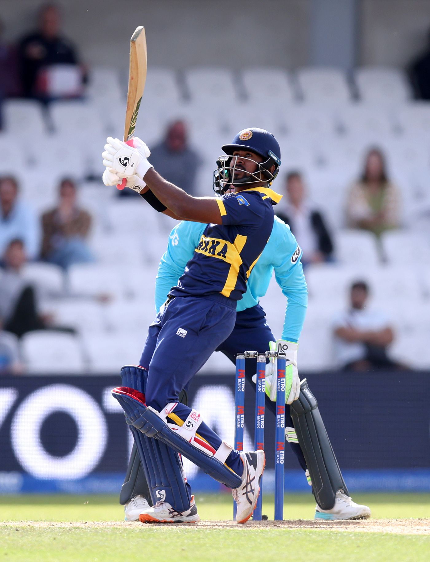 Kamindu Mendis cuts loose for Sri Lanka