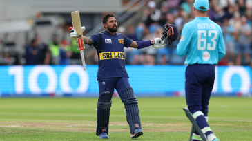 Kusal, Wellalage star as Sri Lanka defend 322 in Headingley thriller