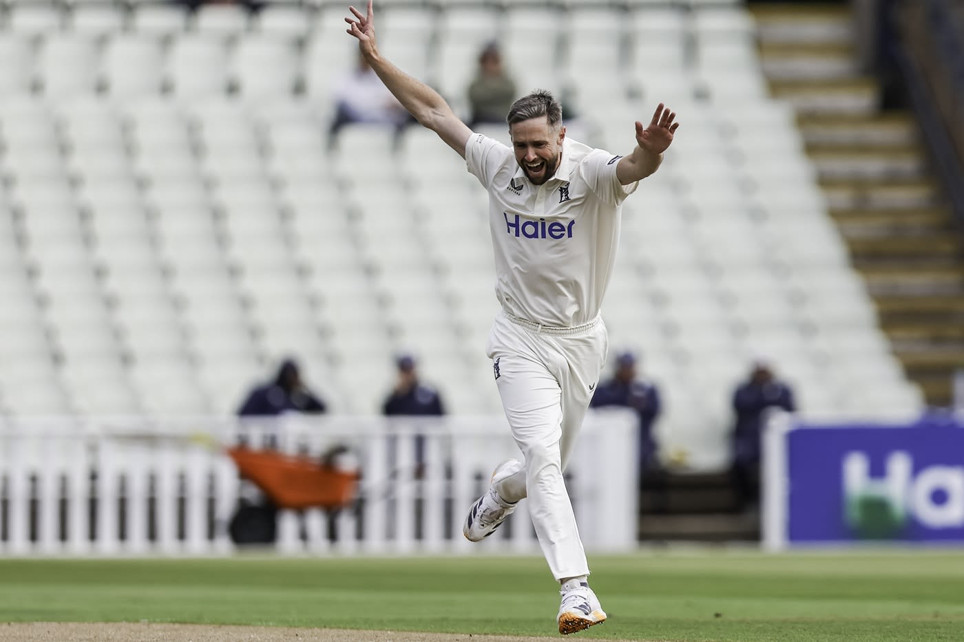 Chris Woakes helped trigger a Leicestershire collapse
