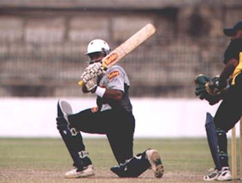 Dulip Samaraweera saves Colts CC with an unbeaten 81 runs