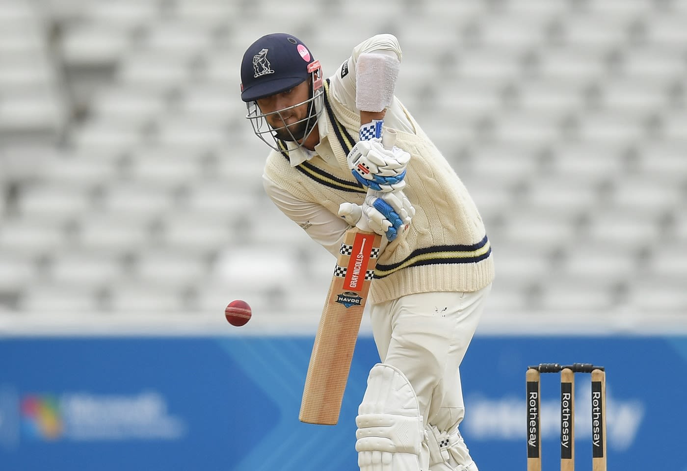 Ed Barnard helped Warwickshire build their lead