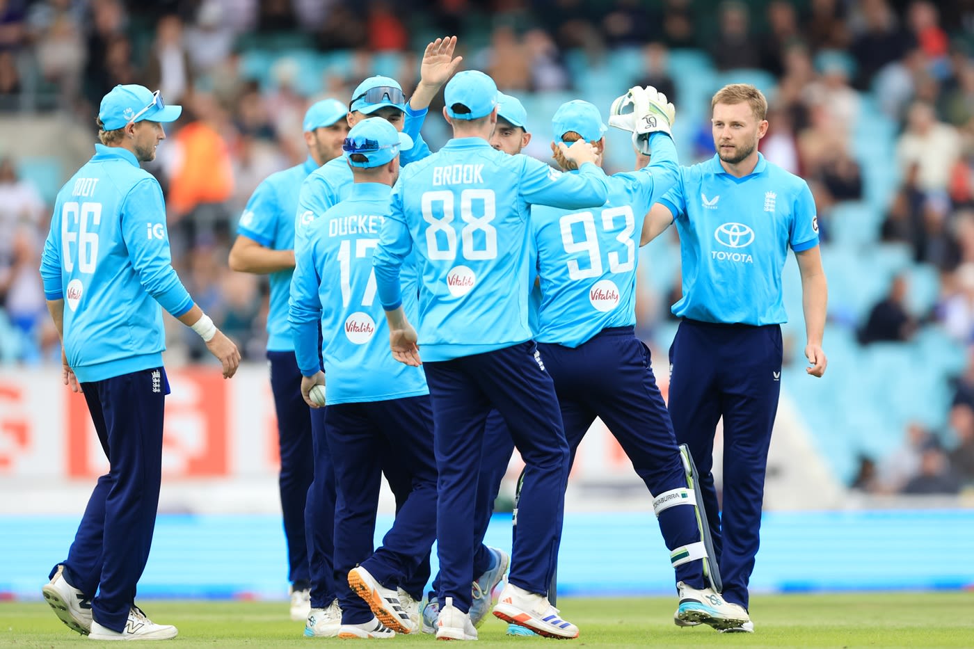 Gus Atkinson removed Kamindu Mendis