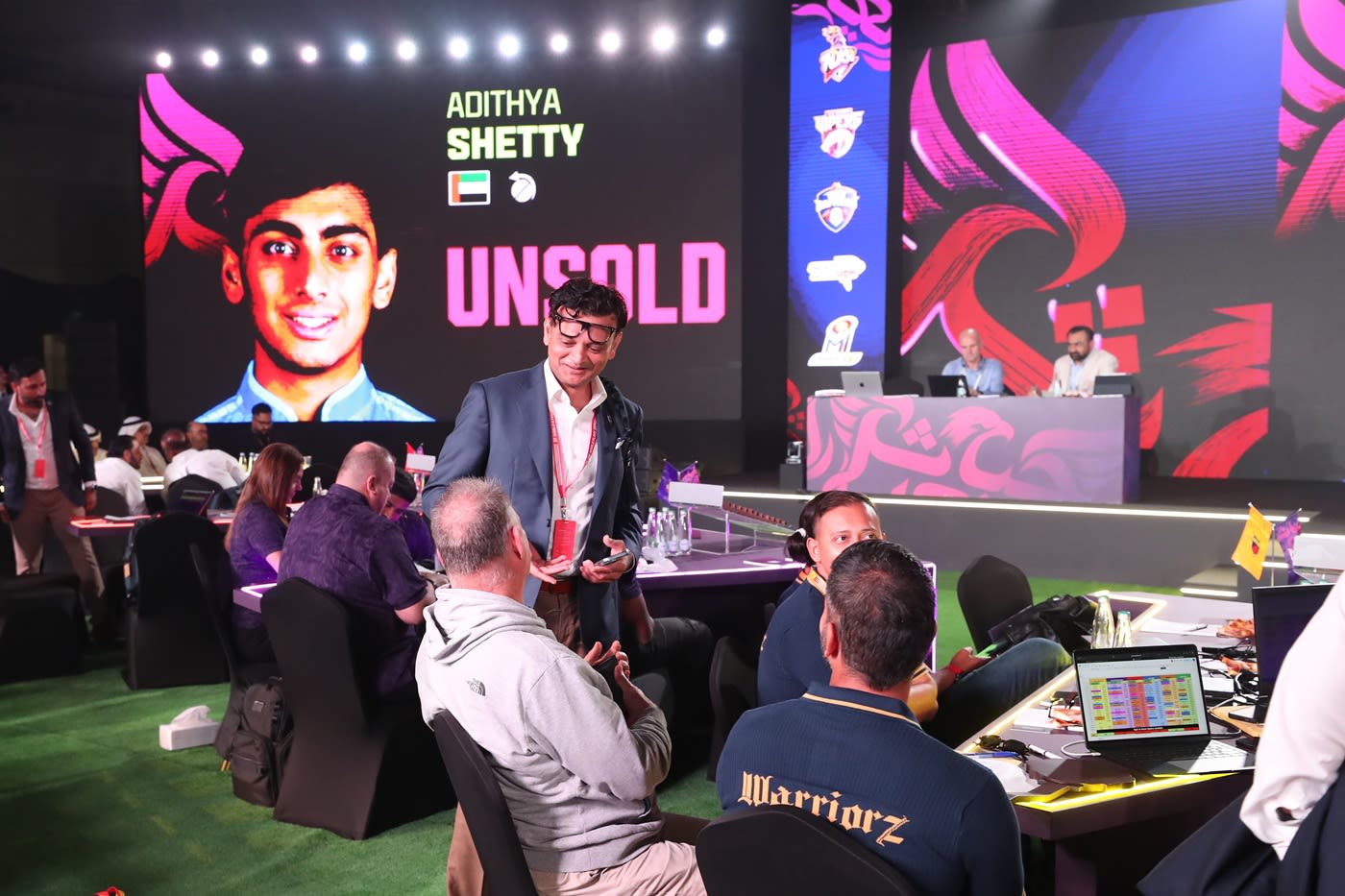 Dubai Capitals coach Hemang Badani has a chat with Sharjah Warriorz coach Adrian Birrell