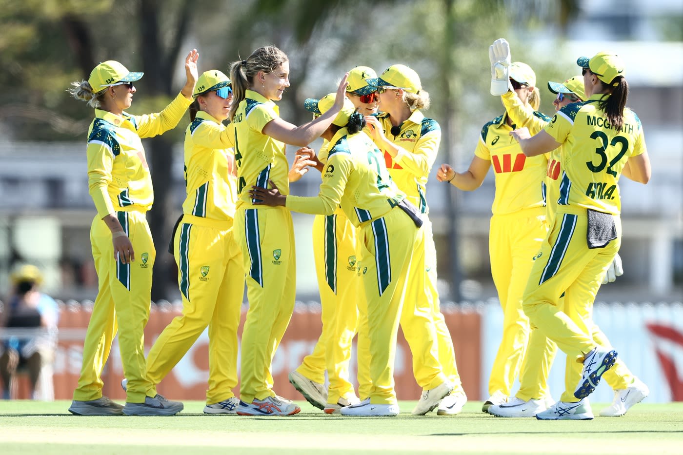 Annabel Sutherland struck in her first over