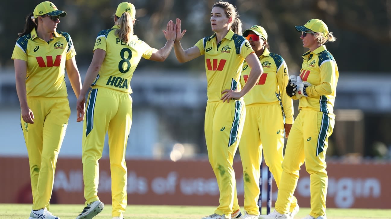 Sutherland and Litchfield lead Australia to quick and convincing win in ODI series opener