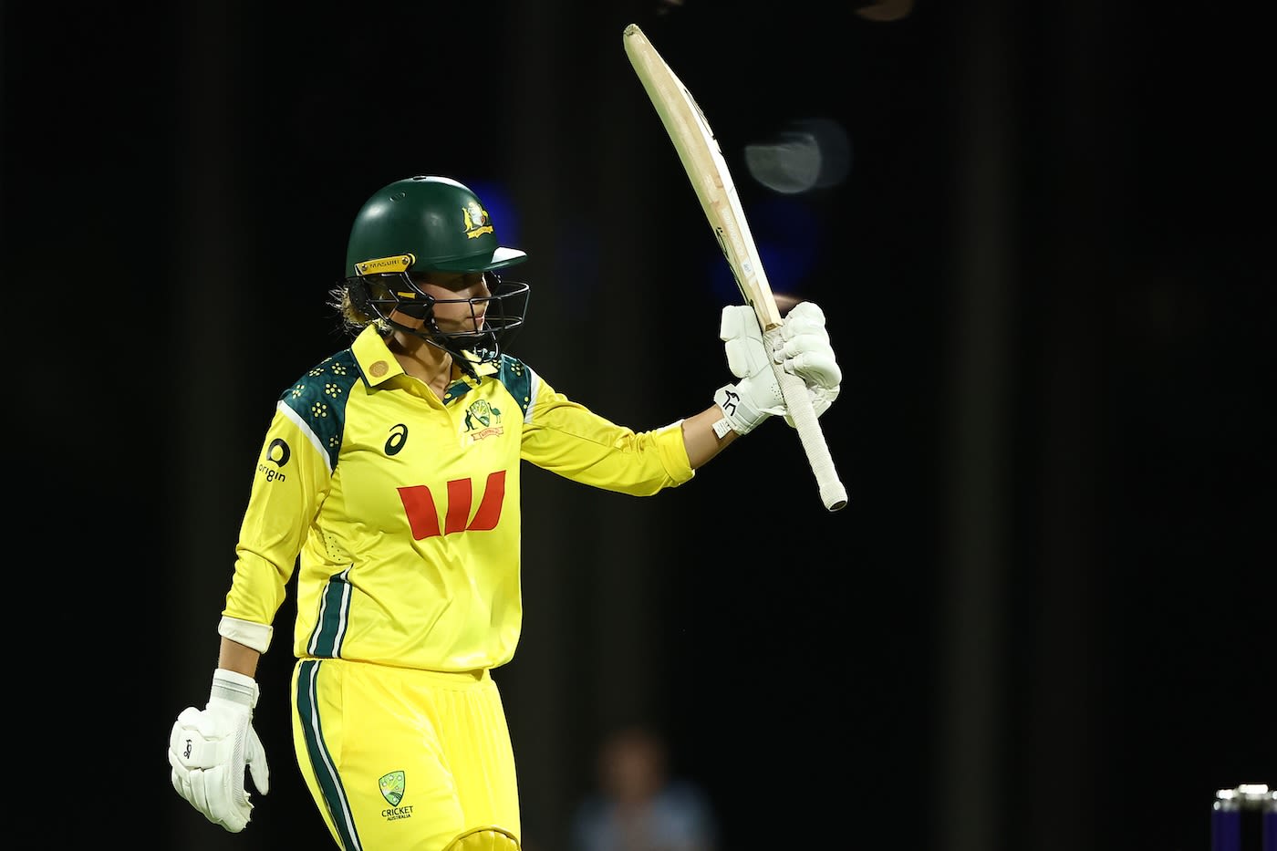 Phoebe Litchfield led the chase with a half-century