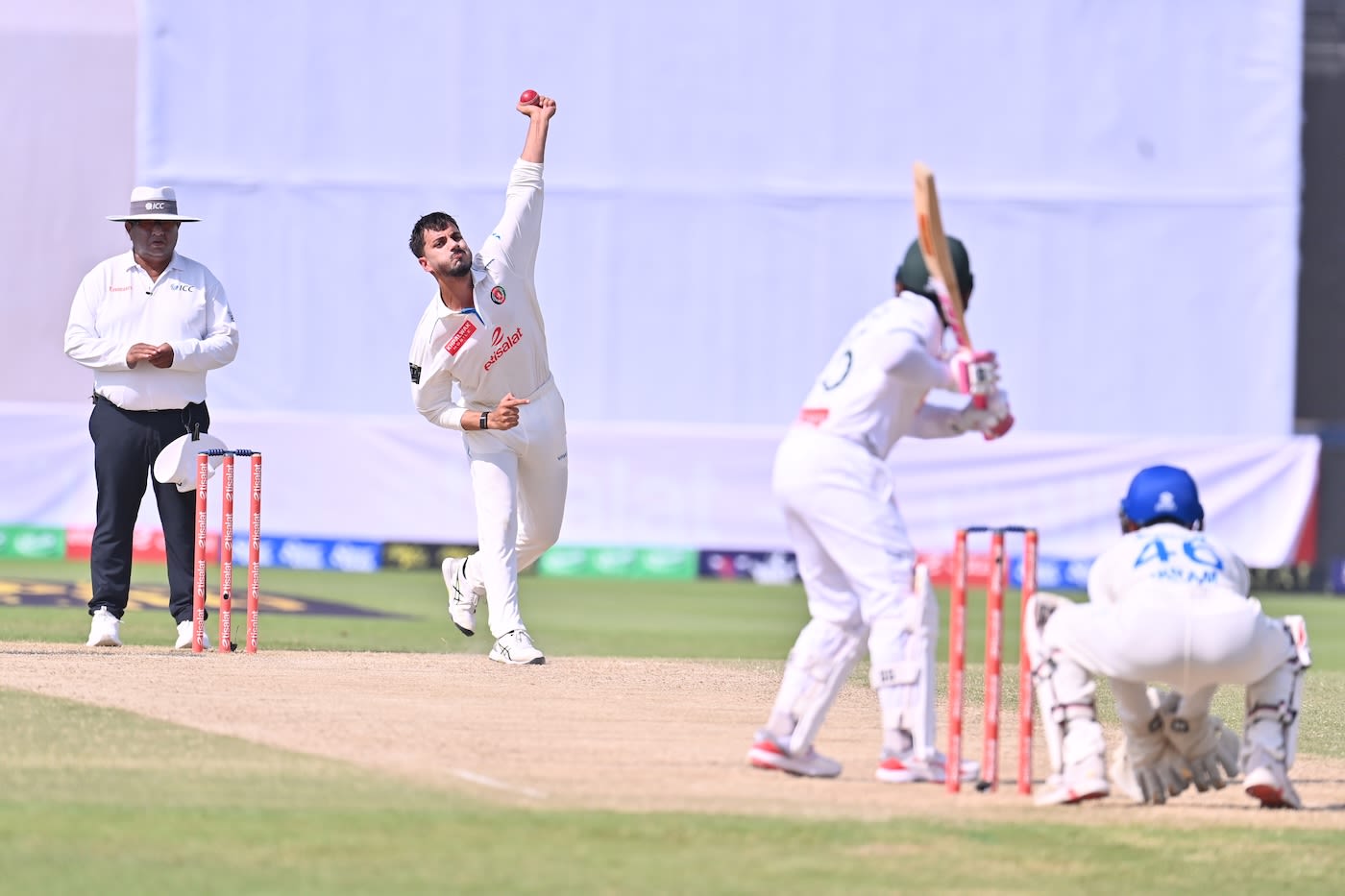 Zia-ur-Rehman bowls