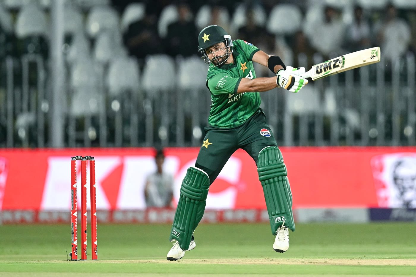 Sahibzada Farhan goes on the attack