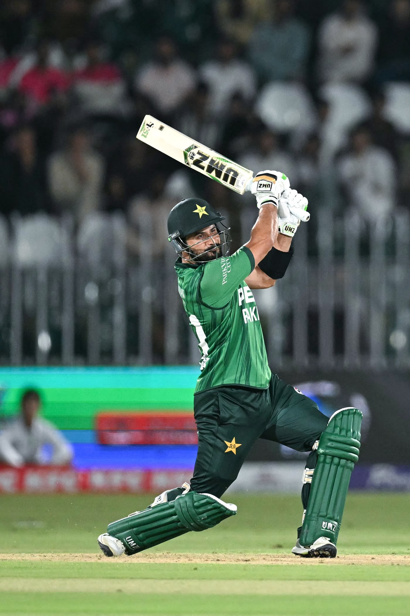 Sahibzada Farhan slammed a crucial fifty