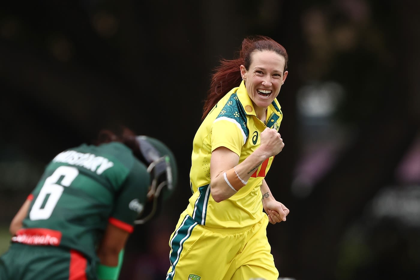 Megan Schutt finished with four wickets