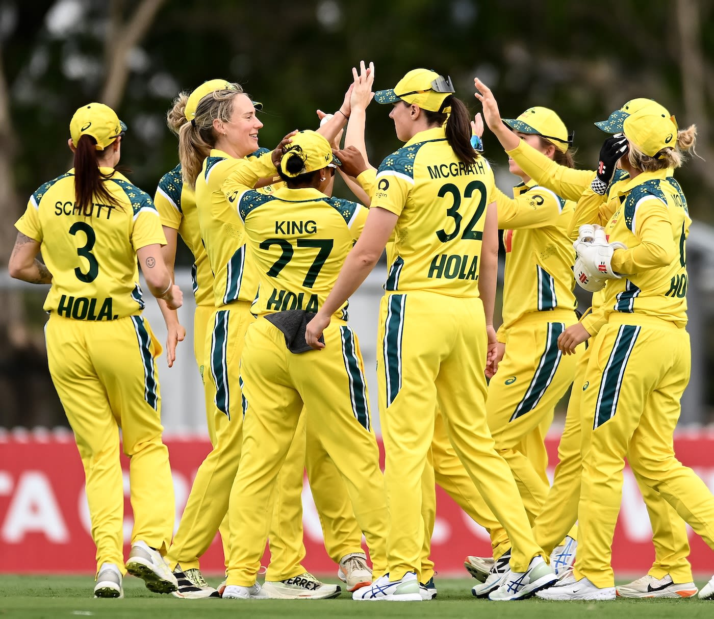 Ellyse Perry sent back Sharmin Akhter