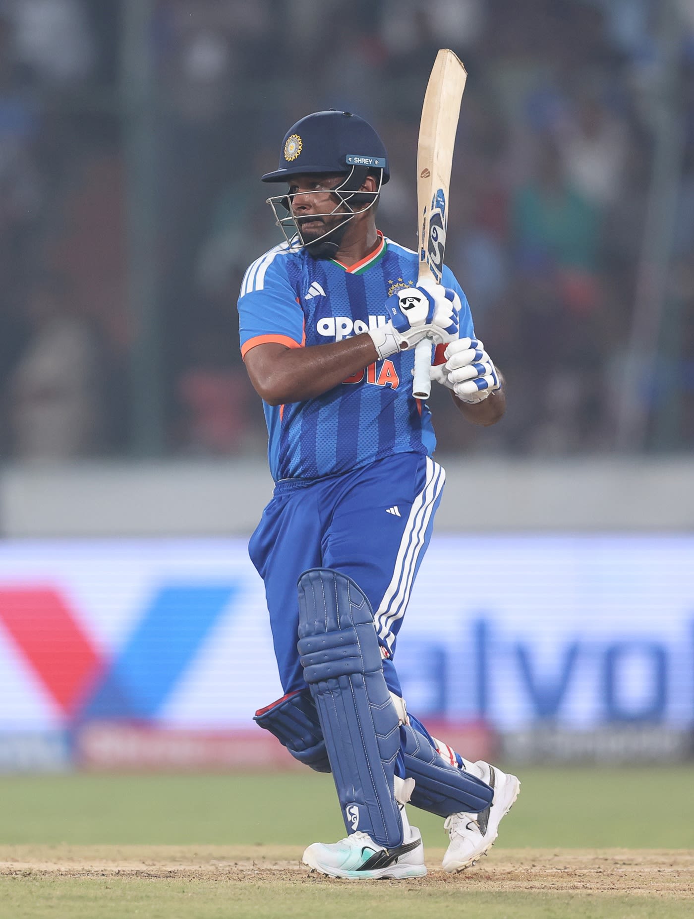 Sanju Samson swivels into a pull
