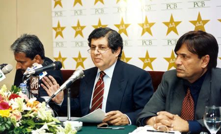 Chairman of selectors Wasim Bari announcing a 15-man team for the 2003 ICC World Cup