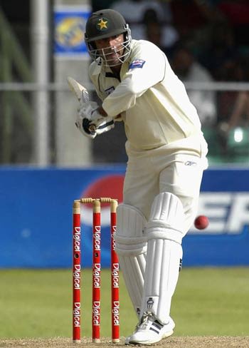 Pakistan Television edge ahead on day of fightbacks