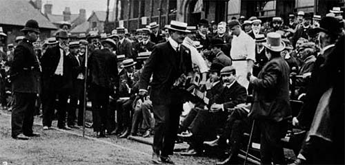 Tom Hayward threds his way through the crowd