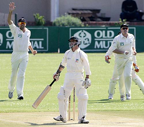 Neil Ferreira caught behind for 5