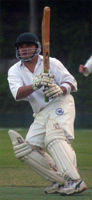 Roy Lamsam batting at KCC