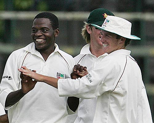Blessing Mahwire celebrates after dismissing Rahul Dravid