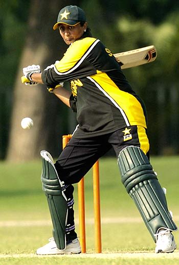 Pakistan women's captain Shamsa Hashmi in action